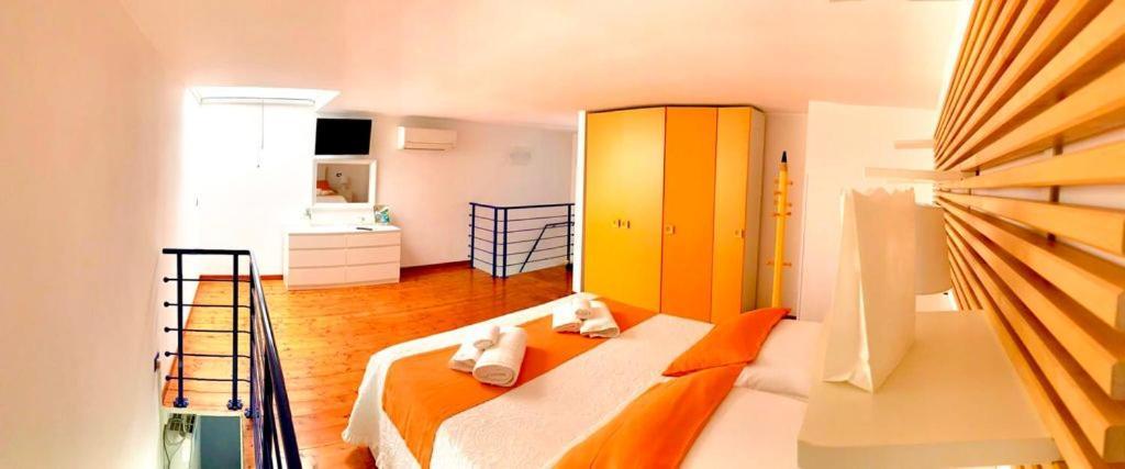 Starview Apartment - Comfy Apt By The Center Віко-Екуенсе Екстер'єр фото