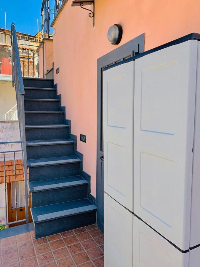 Starview Apartment - Comfy Apt By The Center Віко-Екуенсе Екстер'єр фото