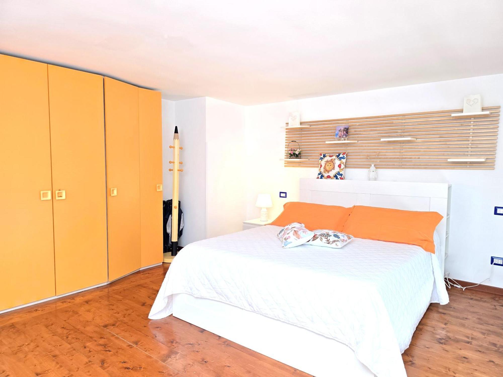 Starview Apartment - Comfy Apt By The Center Віко-Екуенсе Екстер'єр фото